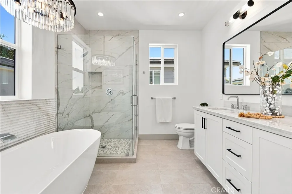 15540 Colorado Paramount, CA 90723
