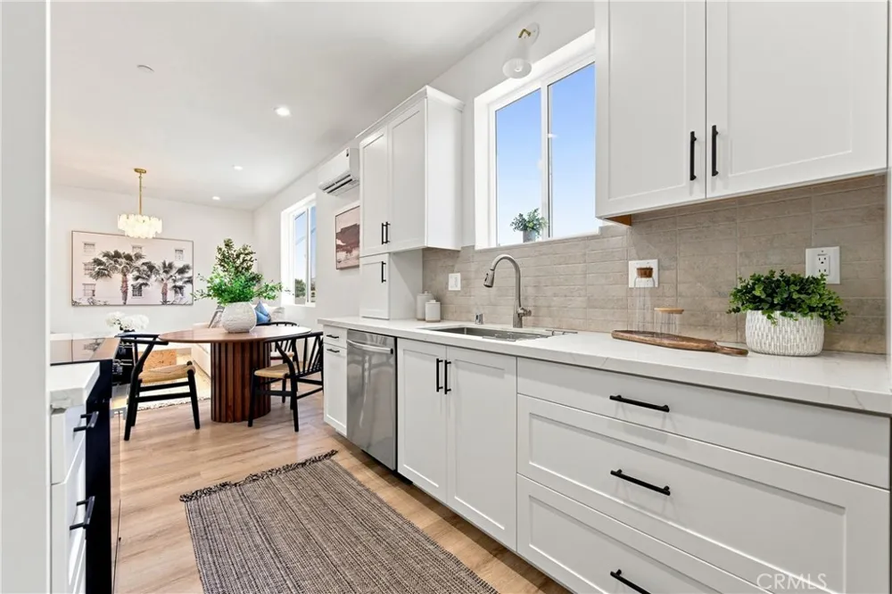 15540 Colorado Paramount, CA 90723
