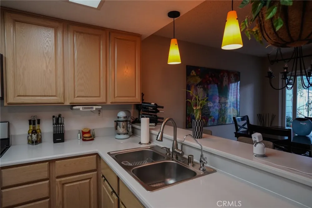 15735 Nordhoff #26 Los Angeles, CA 91343