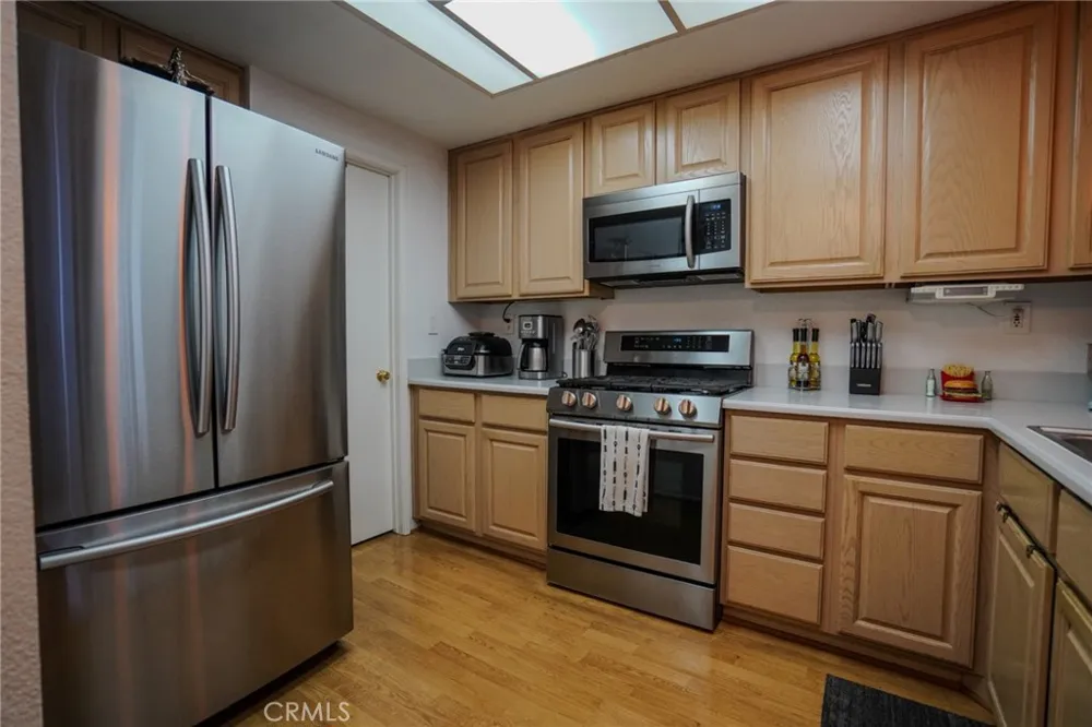 15735 Nordhoff #26 Los Angeles, CA 91343