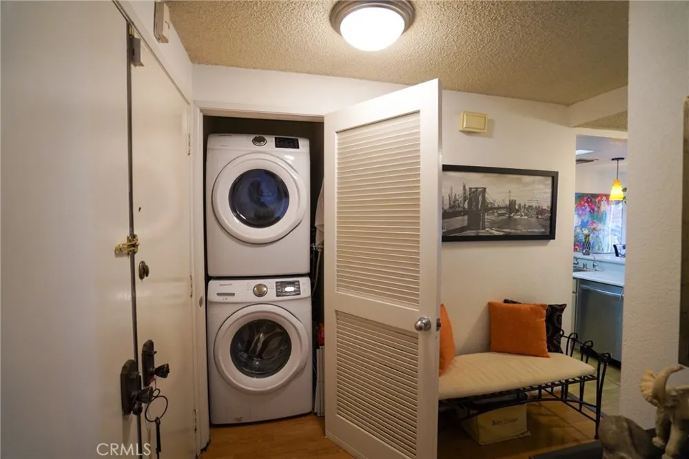 15735 Nordhoff #26 Los Angeles, CA 91343
