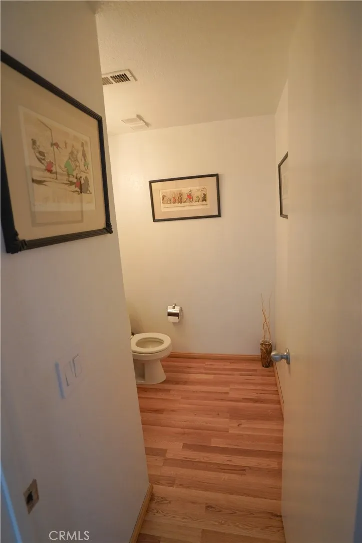 15735 Nordhoff #26 Los Angeles, CA 91343
