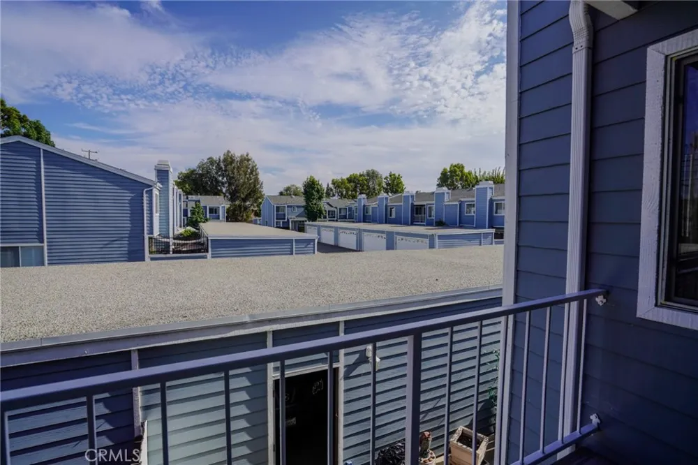 15735 Nordhoff #26 Los Angeles, CA 91343