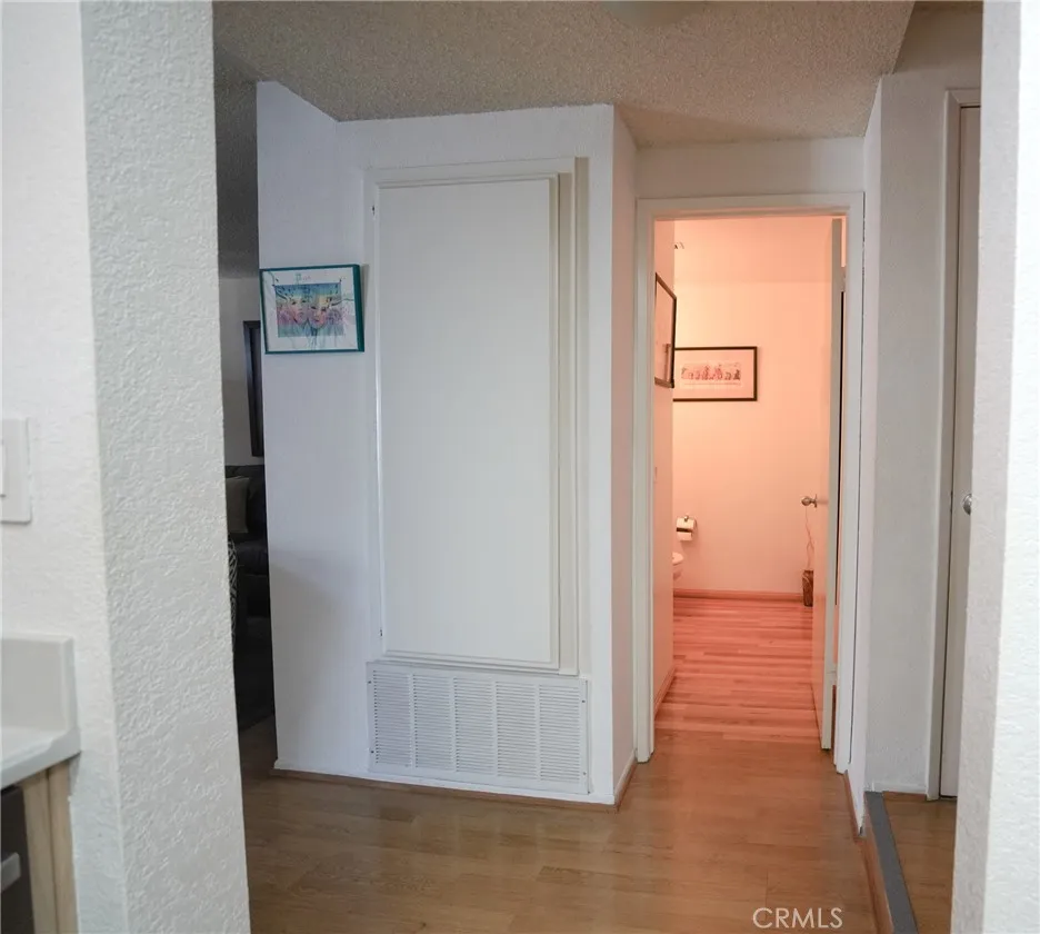 15735 Nordhoff #26 Los Angeles, CA 91343