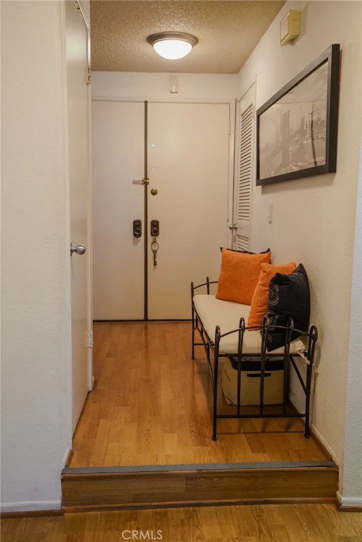 15735 Nordhoff #26 Los Angeles, CA 91343