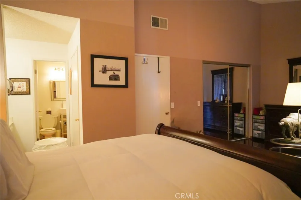 15735 Nordhoff #26 Los Angeles, CA 91343