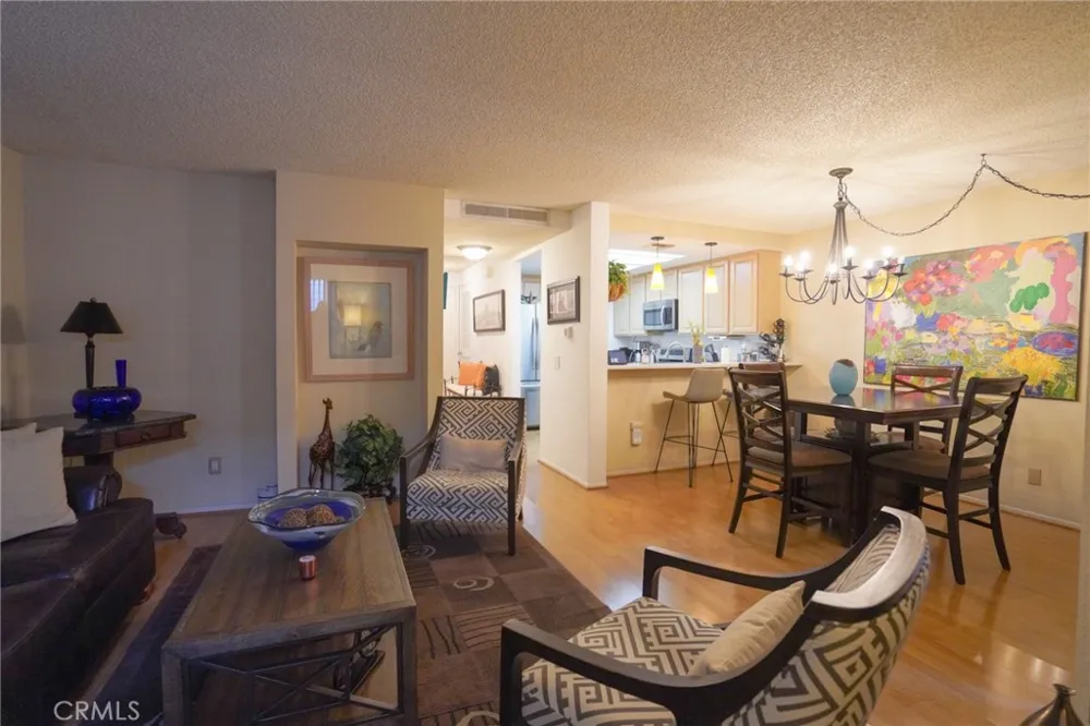 15735 Nordhoff #26 Los Angeles, CA 91343