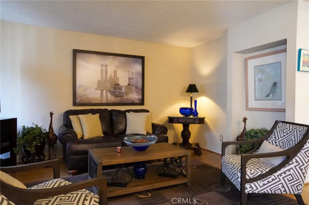 15735 Nordhoff #26 Los Angeles, CA 91343