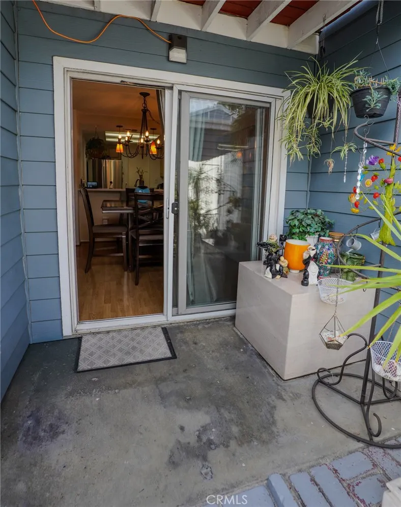 15735 Nordhoff #26 Los Angeles, CA 91343