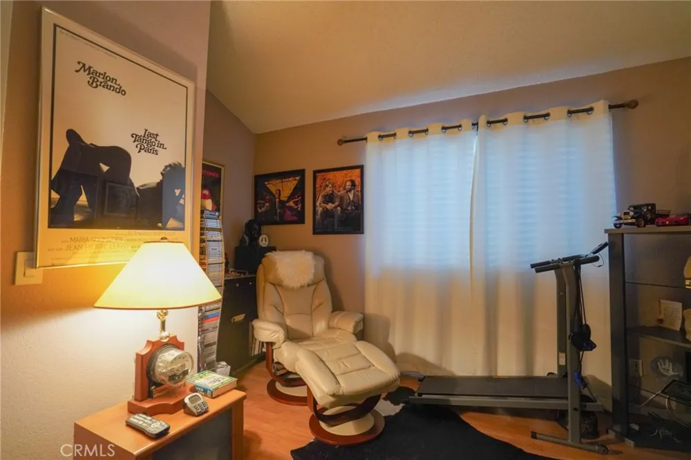 15735 Nordhoff #26 Los Angeles, CA 91343