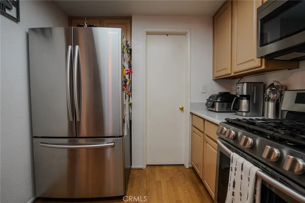 15735 Nordhoff #26 Los Angeles, CA 91343