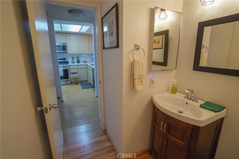 15735 Nordhoff #26 Los Angeles, CA 91343