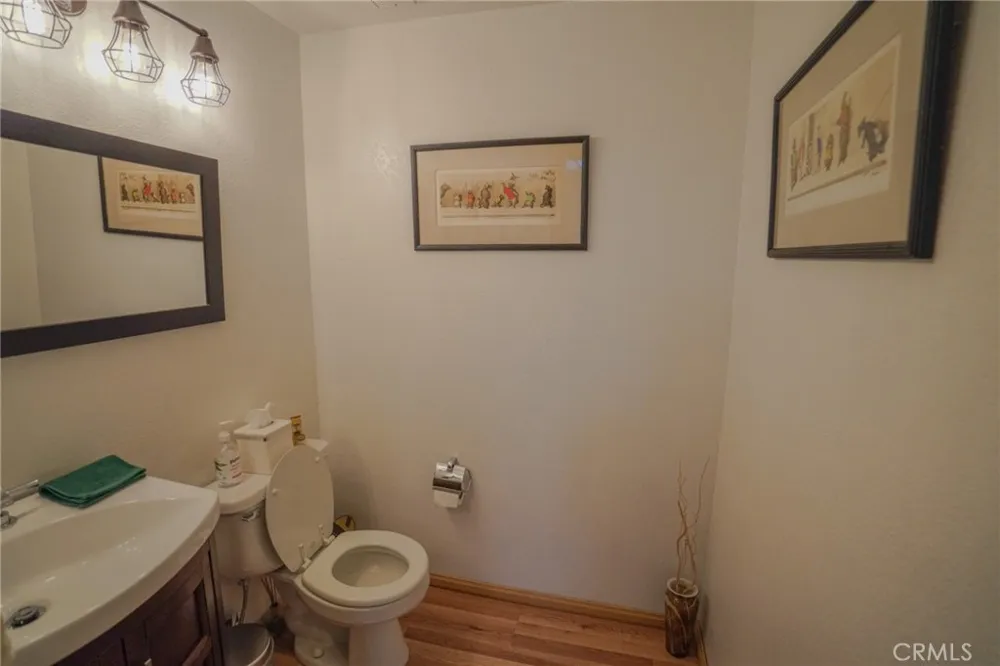 15735 Nordhoff #26 Los Angeles, CA 91343