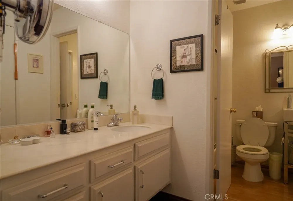 15735 Nordhoff #26 Los Angeles, CA 91343