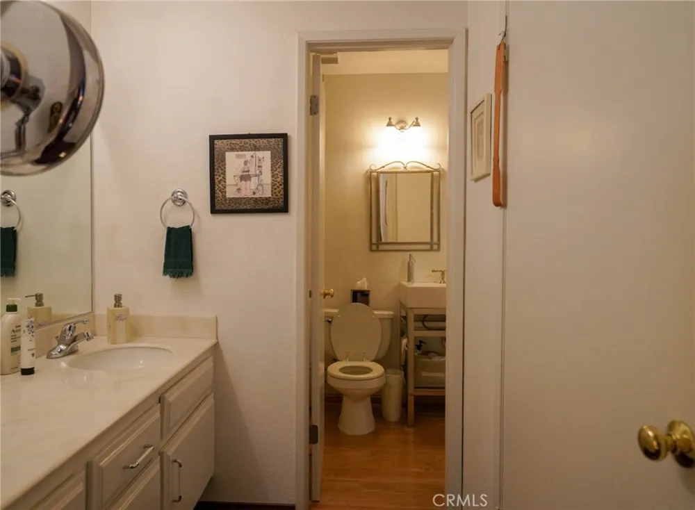 15735 Nordhoff #26 Los Angeles, CA 91343