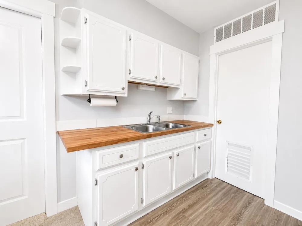 885 Parsons Road East Bay Township, MI 49686