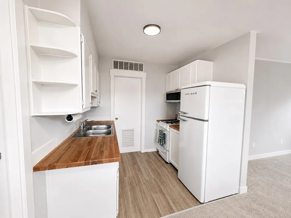 885 Parsons Road East Bay Township, MI 49686