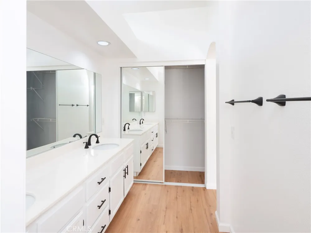 5824 Thornhill Drive Riverside, CA 92507