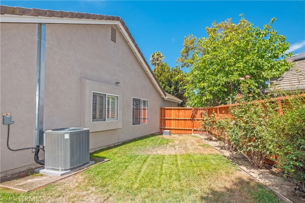 5824 Thornhill Drive Riverside, CA 92507