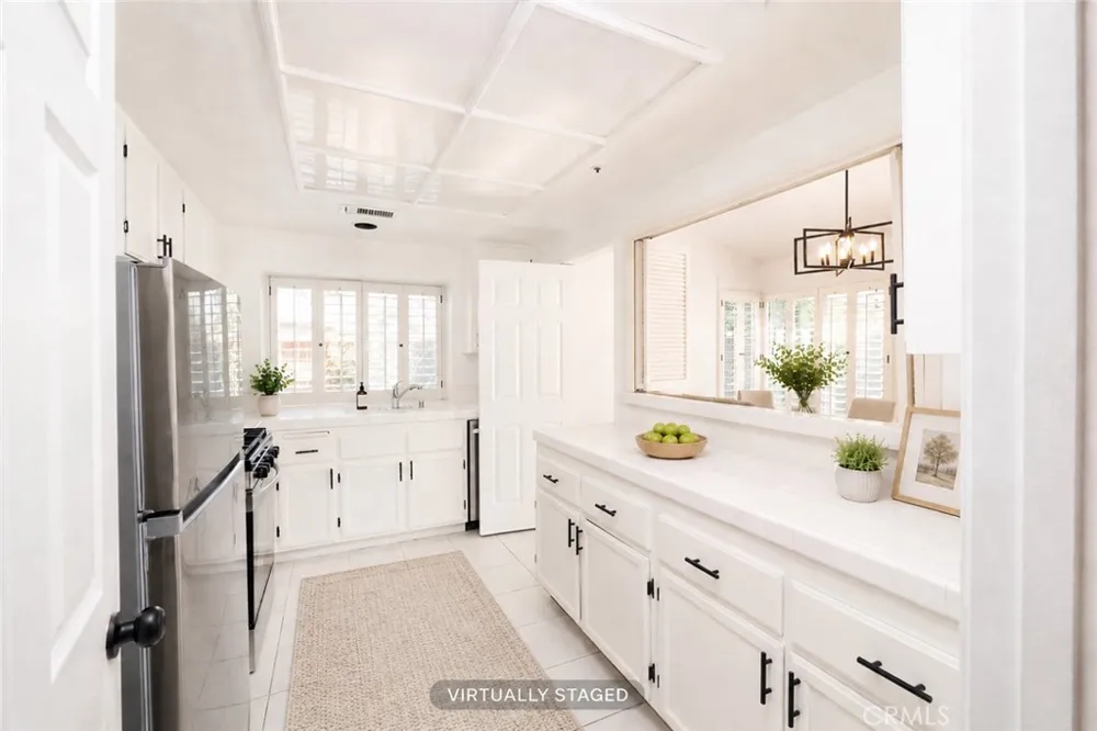 5824 Thornhill Drive Riverside, CA 92507
