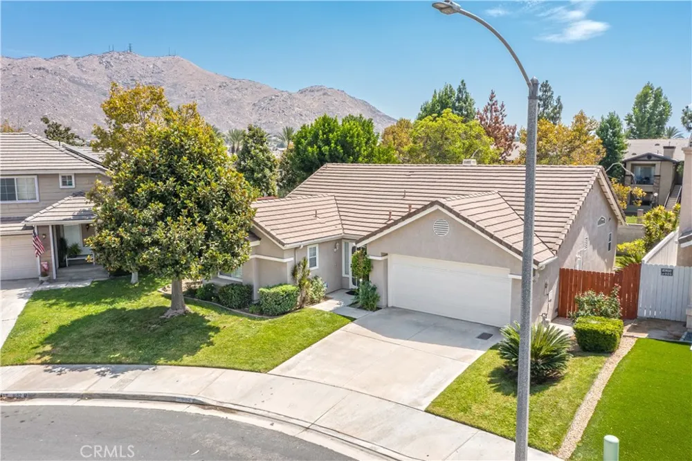 5824 Thornhill Drive Riverside, CA 92507