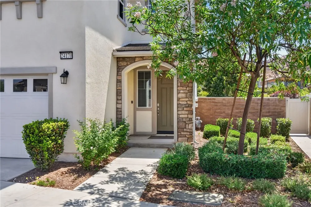24170 Hillcrest #1 Corona, CA 92883