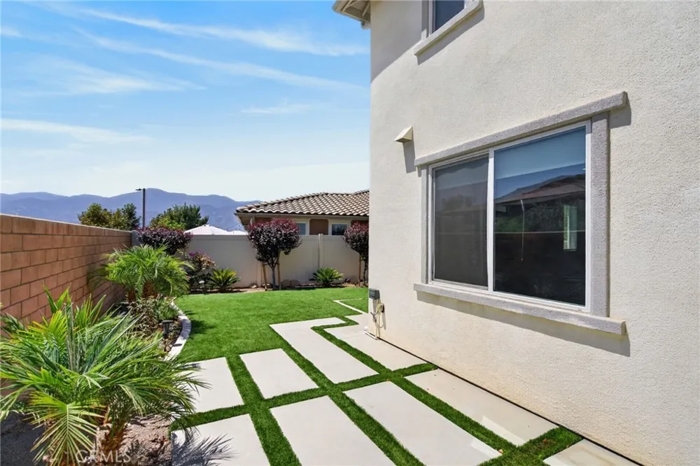 24170 Hillcrest #1 Corona, CA 92883