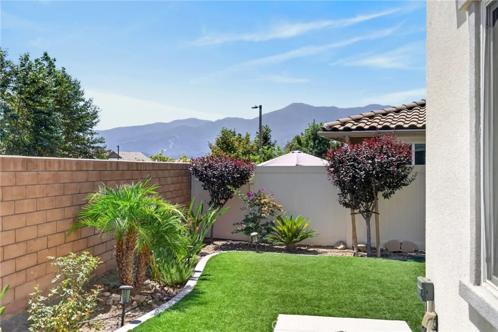 24170 Hillcrest #1 Corona, CA 92883