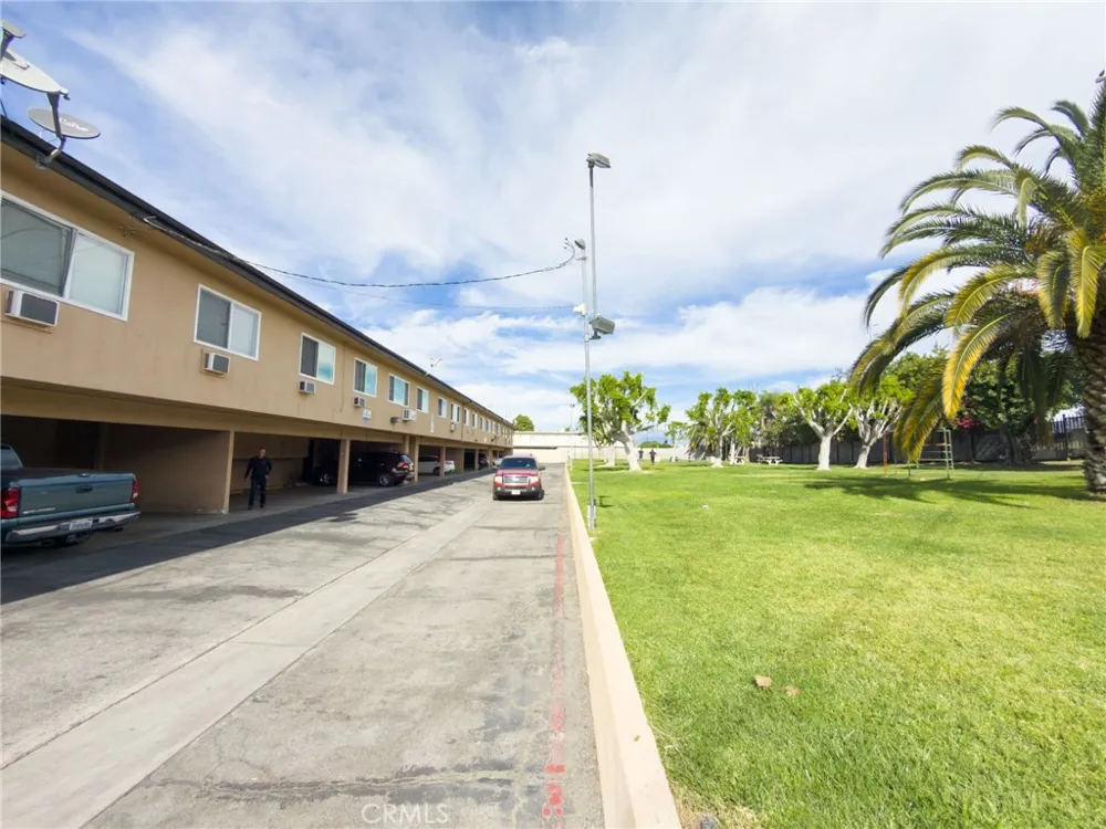 3030 Vineland #3 Baldwin Park, CA 91706
