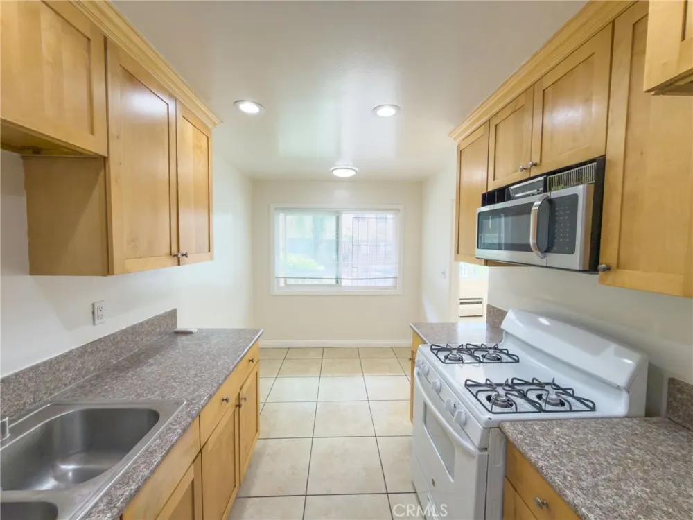 3030 Vineland #3 Baldwin Park, CA 91706