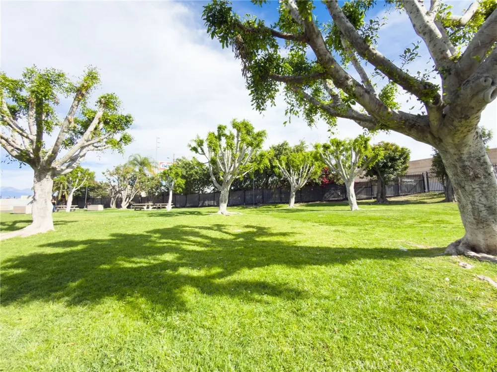 3030 Vineland #3 Baldwin Park, CA 91706