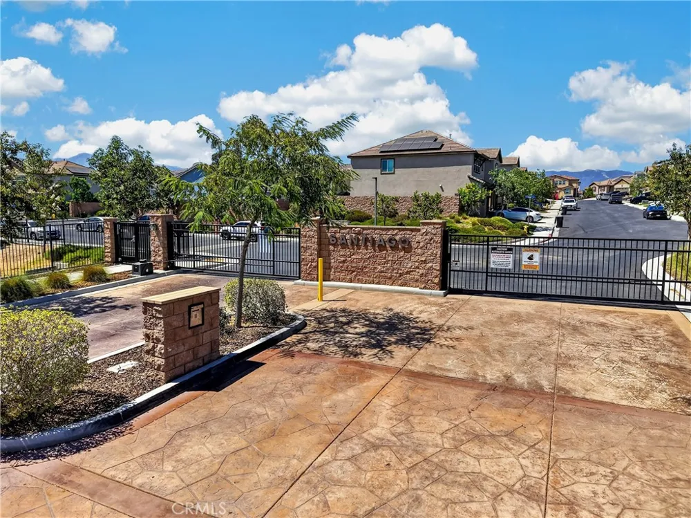 860 S Sumac Rialto, CA 92376