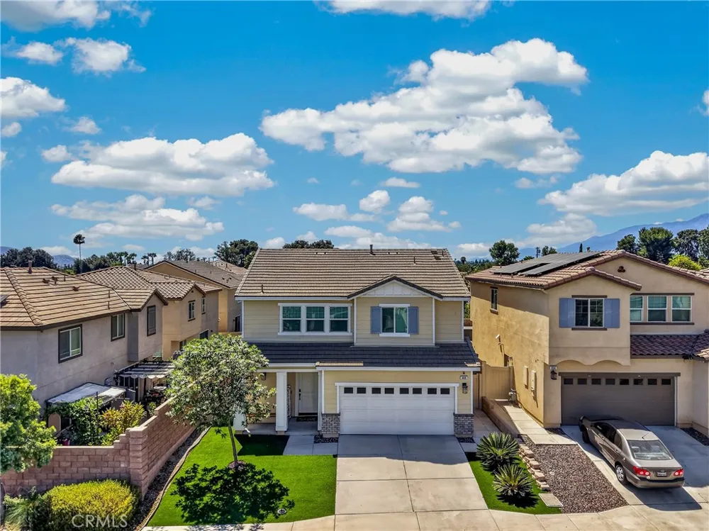 860 S Sumac Rialto, CA 92376