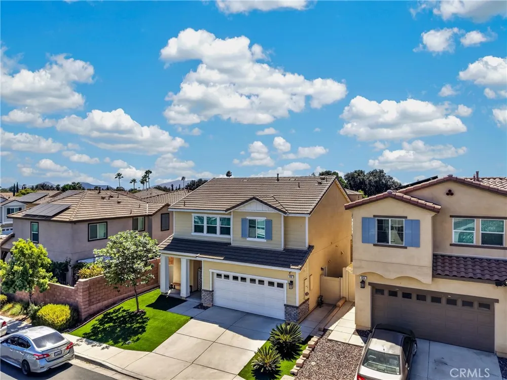 860 S Sumac Rialto, CA 92376