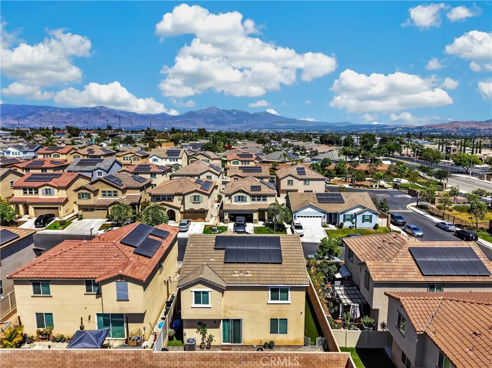 860 S Sumac Rialto, CA 92376