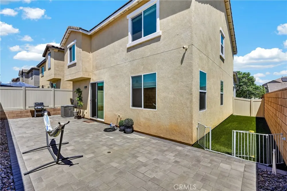 860 S Sumac Rialto, CA 92376