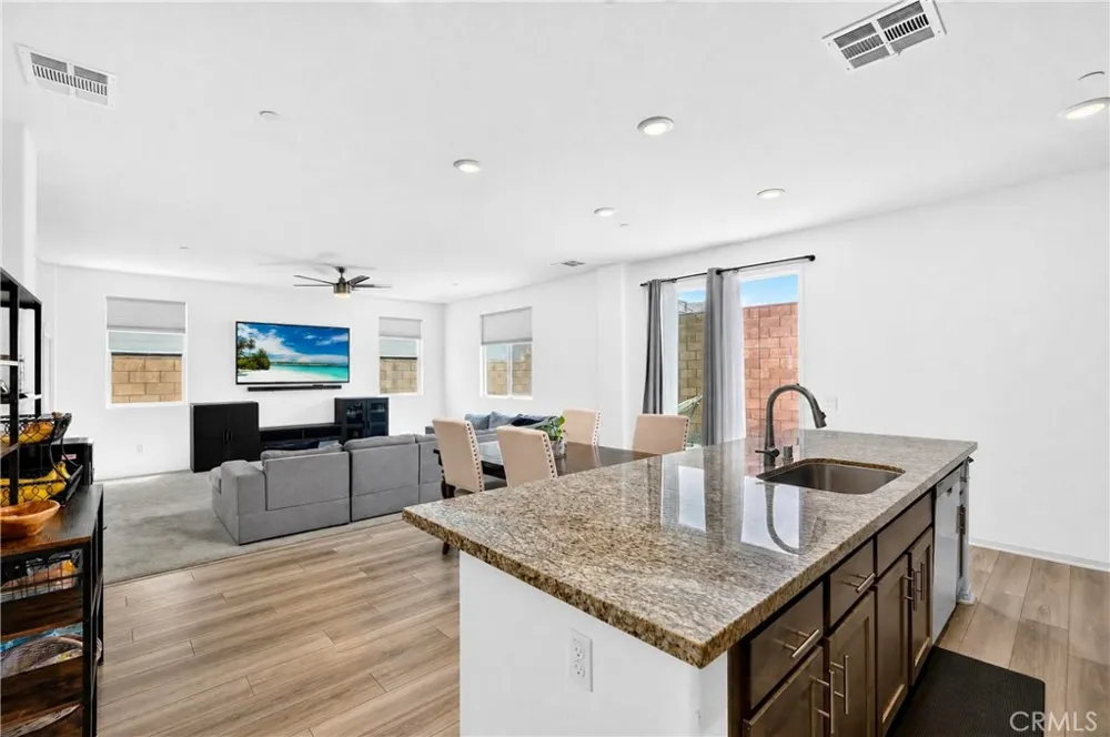 860 S Sumac Rialto, CA 92376