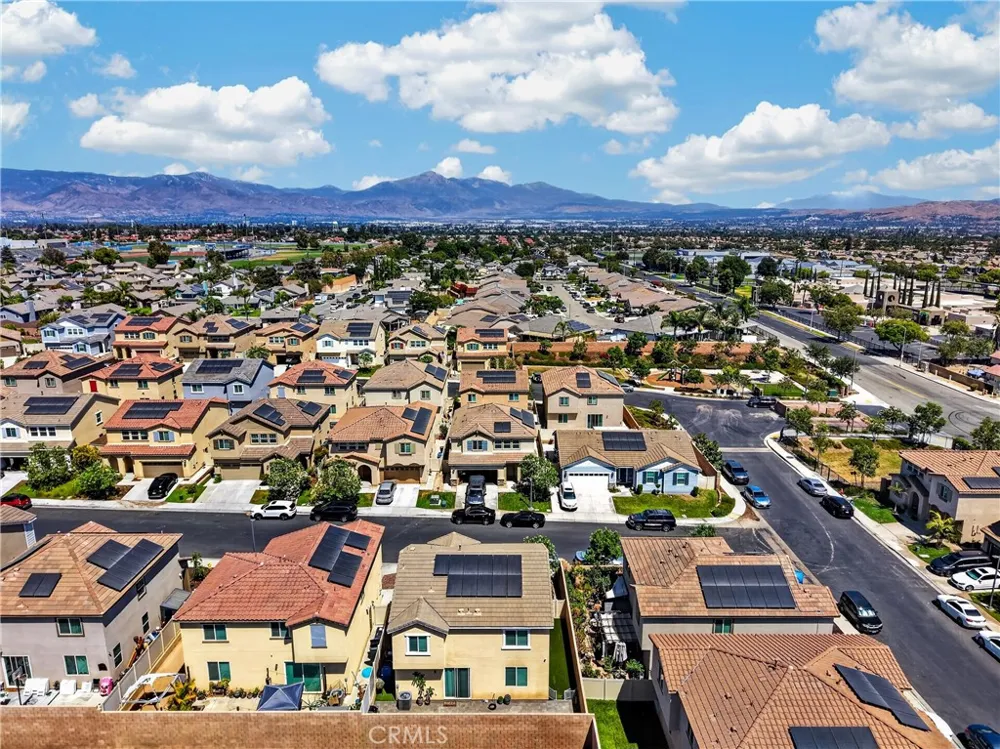 860 S Sumac Rialto, CA 92376
