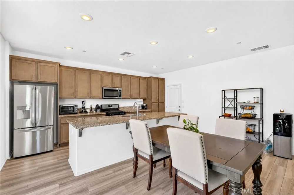 860 S Sumac Rialto, CA 92376