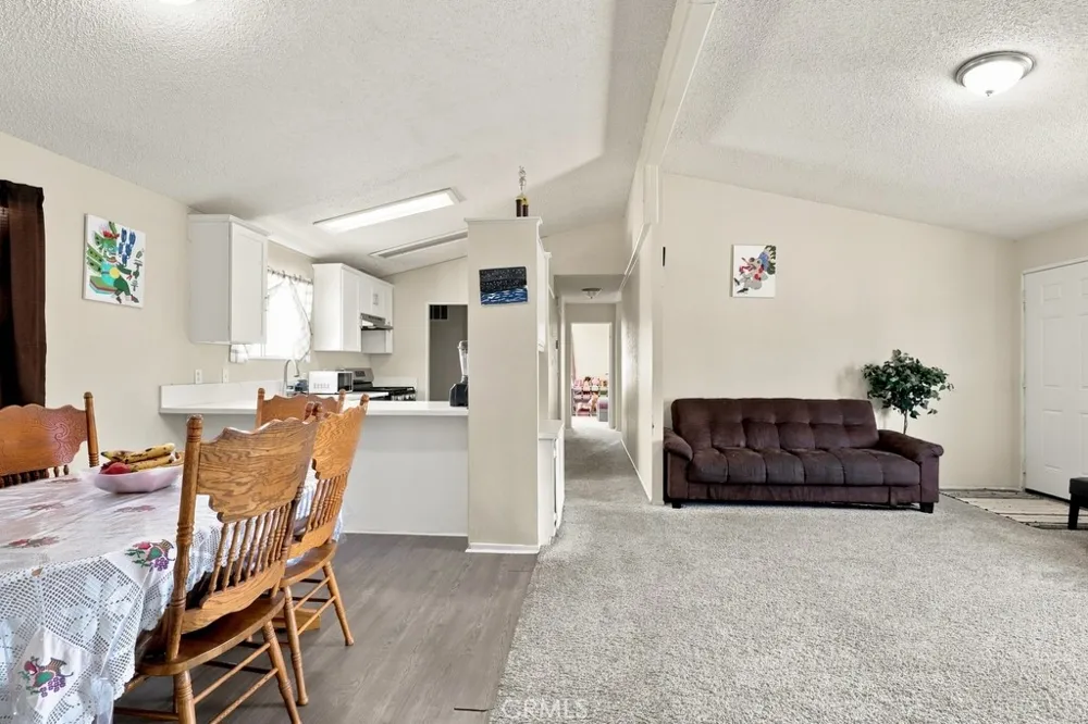 1930 Calaveras Pinon Hills, CA 92372