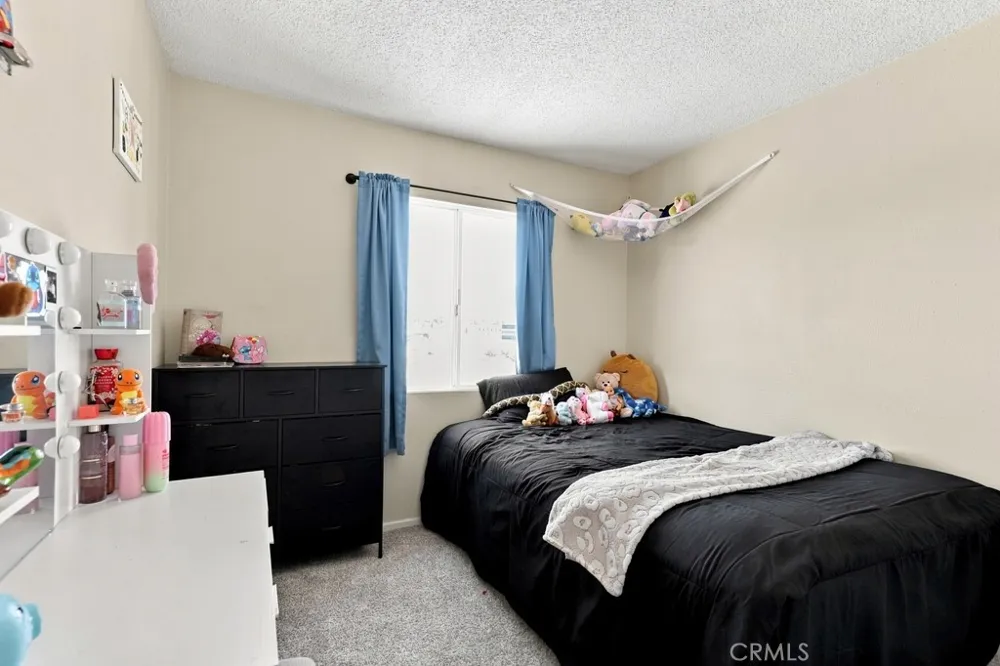 1930 Calaveras Pinon Hills, CA 92372