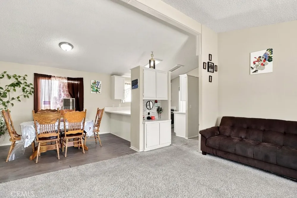 1930 Calaveras Pinon Hills, CA 92372