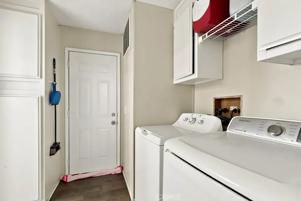 1930 Calaveras Pinon Hills, CA 92372