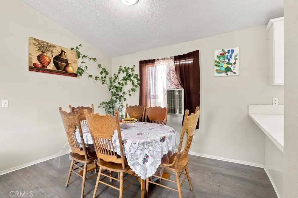 1930 Calaveras Pinon Hills, CA 92372
