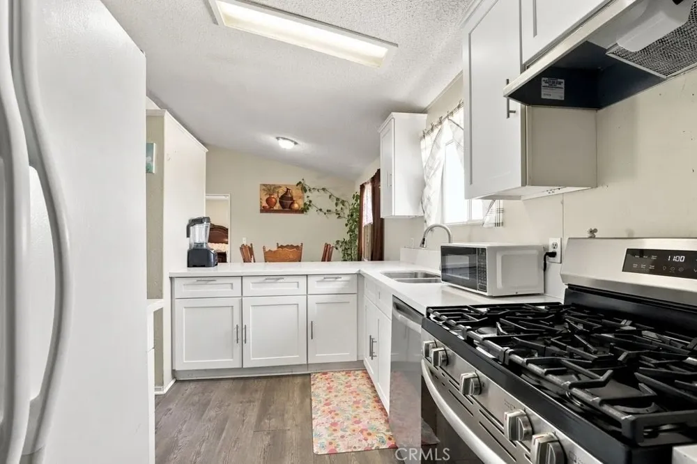 1930 Calaveras Pinon Hills, CA 92372