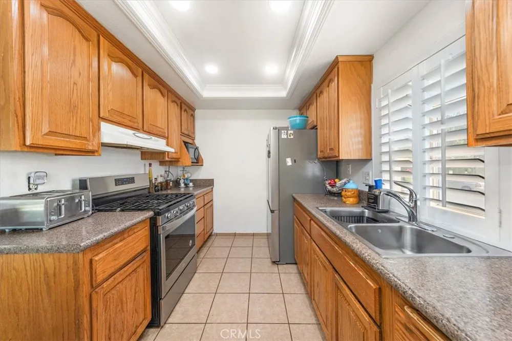 7370 Palm Fontana, CA 92336