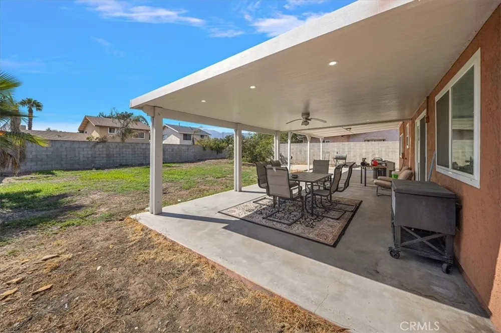 7370 Palm Fontana, CA 92336