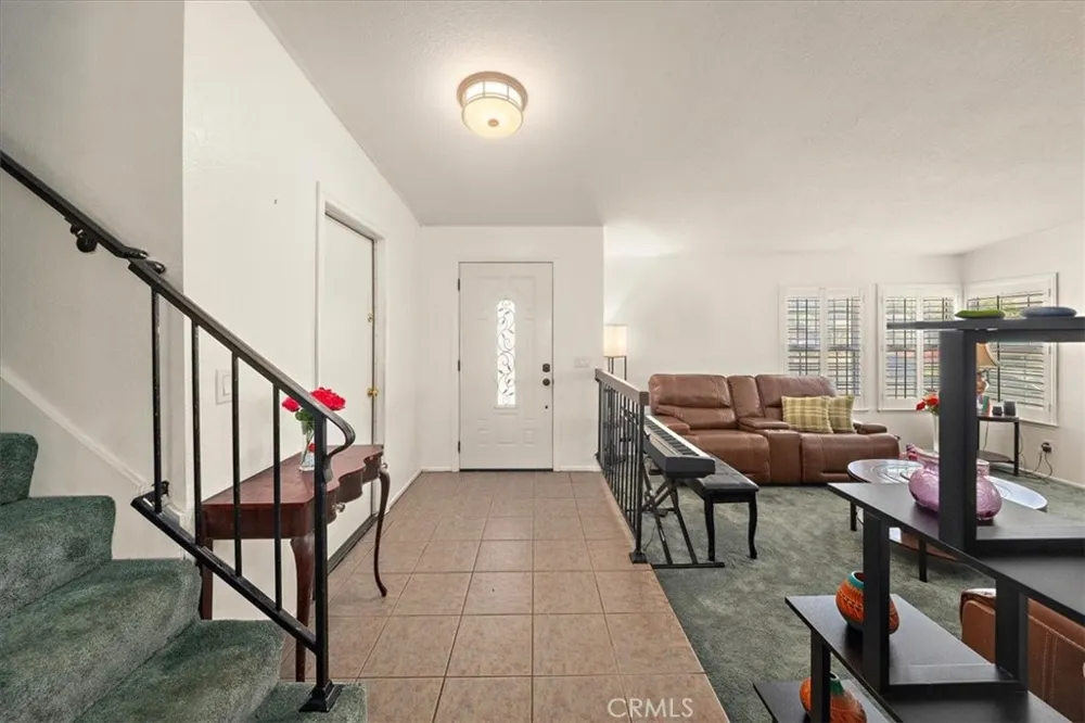 7370 Palm Fontana, CA 92336