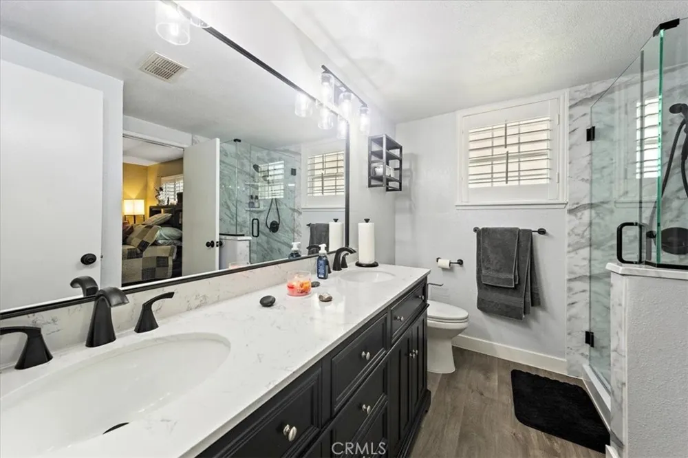 7370 Palm Fontana, CA 92336