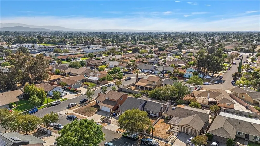 7370 Palm Fontana, CA 92336
